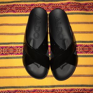 BRAND NEW ALDO SUMMER SANDLES